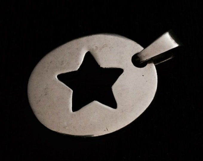 A Heavy Mid-Century Sterling Silver Open Star Pendant, 1x1x.25", 9.67 Grams #2934