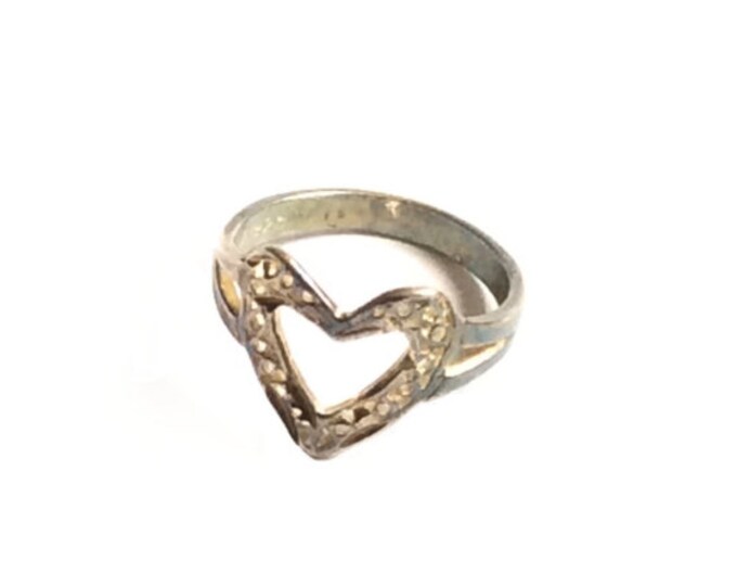 An Early 1930-40's Open Heart Filigree - Love Band Ring / Sterling Silver, USA Ring Size (6) #2716