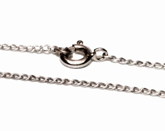 An 18" Mid-Century Italian Curb-Gourmette Chain Necklace / Sterling Silver, Spring Clasp, 1.44 Grams #3205