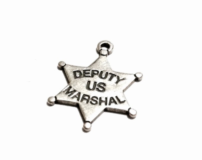 A Mid Century Faux US Government Issue "Deputy US Marashal"  Star pendant-charm / Sterling Silver, .5x.5x.09", .68 Grams #3251