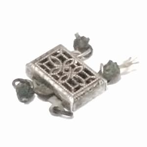 An Early 1930's Art Nouveau Filigree Bracelet Catch - Jeweler's Finding / Sterling Silver, .5x.4x.2", .89 Grams #3203
