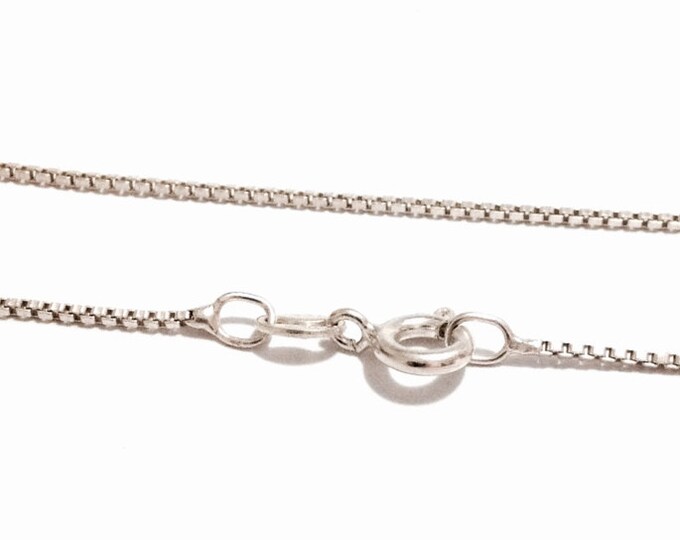 A 20" Italian Designer Signed Box/Book Chain Necklace / Sterling Silver Spring Clasp, 2.85 Grams #3510