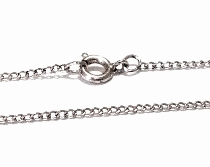 A Lovely 16" Italian Curb-Gourmette Chain Necklace / Sterling Silver, Spring Clasp, 1.28 Grams #3832