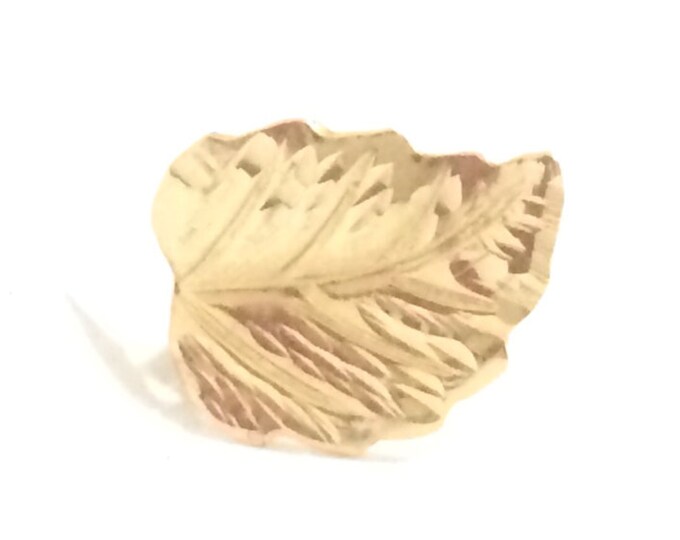 A Single Mid-Century Carved Leaf Stud Earring / 14K Yellow Gold, w/ butterfly back, .6x.5x.5", .2 Gram #4201