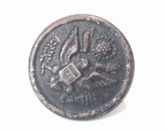 An Early WWI Copper-Bronze USA Army Great Seal Uniform Button R.L.M.F.G. Co. Newark NJ, .5x.5x.35", 1.71 Grams #4085
