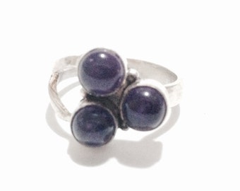An Early 1930-40's Handmade Art Nouveau Triplet Amethyst Embossed Ring / Sterling Silver, size 6.5, 4.07 Grams #3801