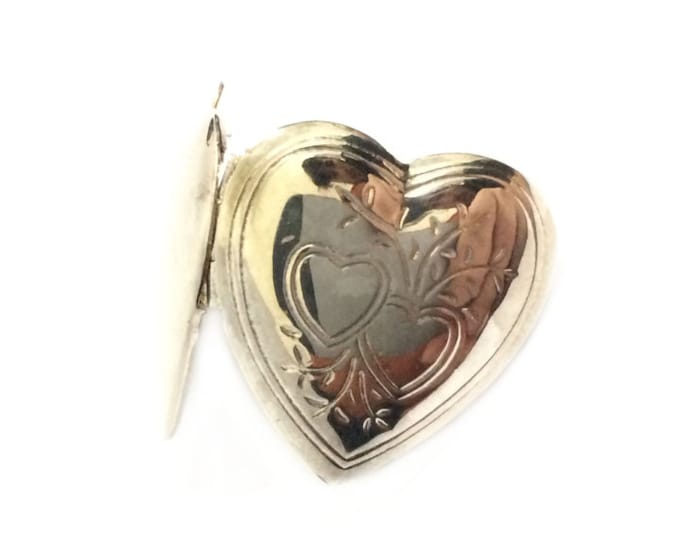 A Fine Mid-Century Doublet Heart Etched Locket Charm-Pendant (Finding) / Sterling Silver, 2x2.5x.5 (CM), 2.8 Grams #4240