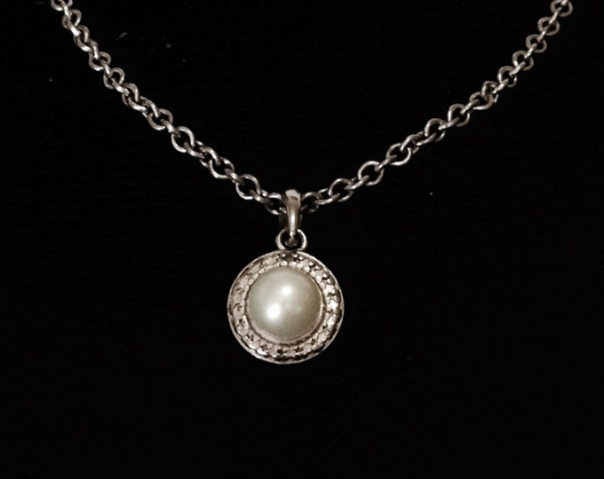 A Minimalist Oriental Solitaire Pearl Charm on a Heavy 24" Italian Cable Chain Necklace / Sterling Silver, 7.37 Grams #3876