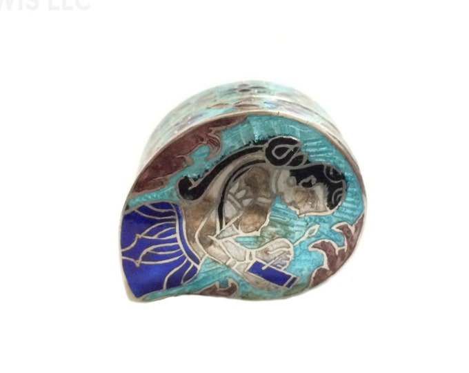 An Elegant Early 1900's Indian Art Nouveau Flowering Women Enameled Pill Box / Sterling Silver, 3x2x1.6 CM, 13.6 Grams #4293