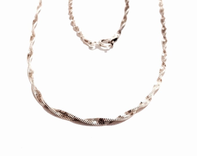 An incredible 17.5" Mid Century Italian Twisted Helicase Chain Necklace / Sterling Silver,  5.02 Grams #3524