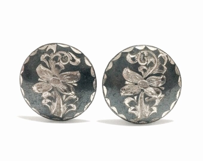 A Suave Pair of 1930's Niello Inlaid Mexican Art Nouveau Flowering Clip On Earrings / Sterling Silver, 1x1x.3", 10.45 Grams #4072