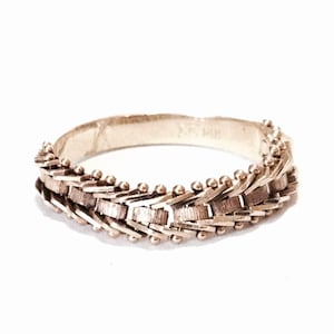 An Elegant Mid-Century IG Italian Designer Half Band-Chain Ring / 14K Yellow Gold, USA Ring Size 10, 3.09 Grams #3898