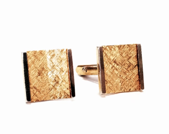 A Pair of Heavy Mid-Century 24K gp Square Hammered Cufflinks / Sterling Silver, .75x.6x1". 15.27 Grams #3677