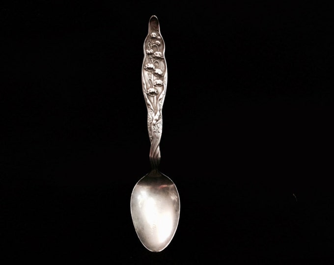 A Sublime 19th Century - Early 1900's Art Nouveau Carved Flowering Spoon Embossed "VERNA" / Sterling Silver, 6x1.25x.35", 19.13 Grams #3606