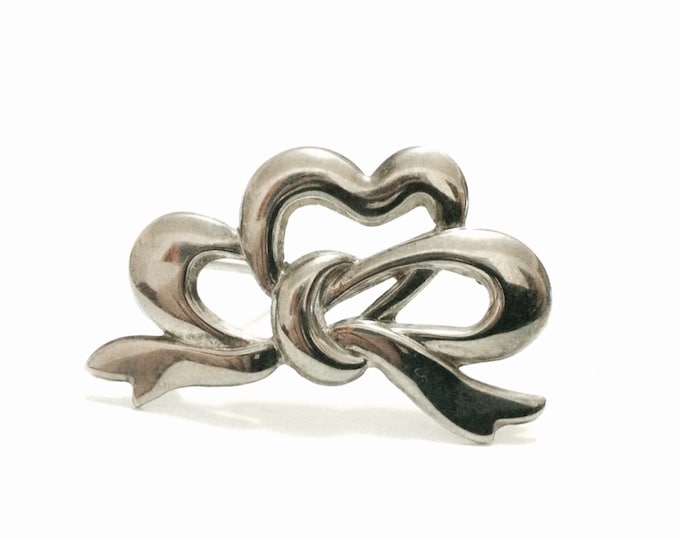 An Early 1940-50's Wrapped Heart Bow Brooch - Pin / Sterling Silver, 1.5x1x.25", 1.94 Grams #3777