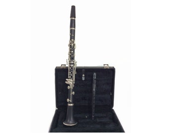 A Fine Mid-century 18S Artley Clarinet Woodwind - Prelude USA