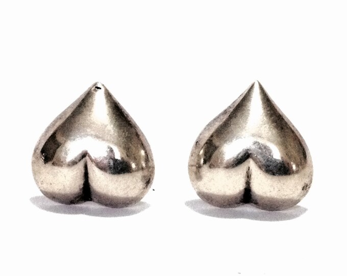 A Pair of Elegant Mid-Century Heart Stud Earrings / Sterling Silver w/ Butterfly Backs, .6x.6x.25". 2.60 Grams #4069