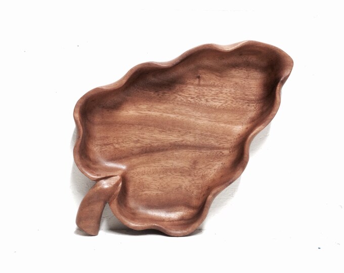 Carved wood from Hawaii, monkey wood, huge large leaf shaped dish/bowl, beautiful, unique, rare , find,  15"x8" #1960