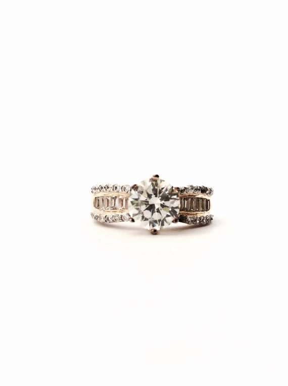 A Seta Designer Statement Solitaire cz Diamond & … - image 1