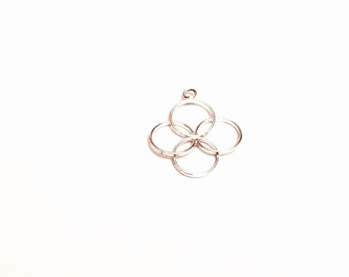 A Delicate Modernist Sterling Silver 4-Circle Charm-Pendant-Finding, .75x.75", .51Grams, #2788