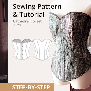 Puede incluir: Un patrón de costura y tutorial para un corsé Cathedral en tallas XS-XXL. La imagen muestra un corsé sin tirantes con tela texturizada gris oscuro y negra sobre un maniquí, junto a un dibujo técnico de línea de la parte frontal y trasera.