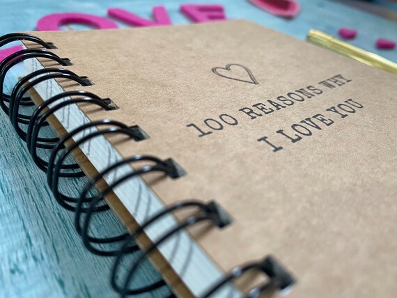 What I Love About You - 100 Reasons Why I Love You: Fill In The Blank Love  Book for Couples - Romantic Gift for Him and Her on Anniversary or