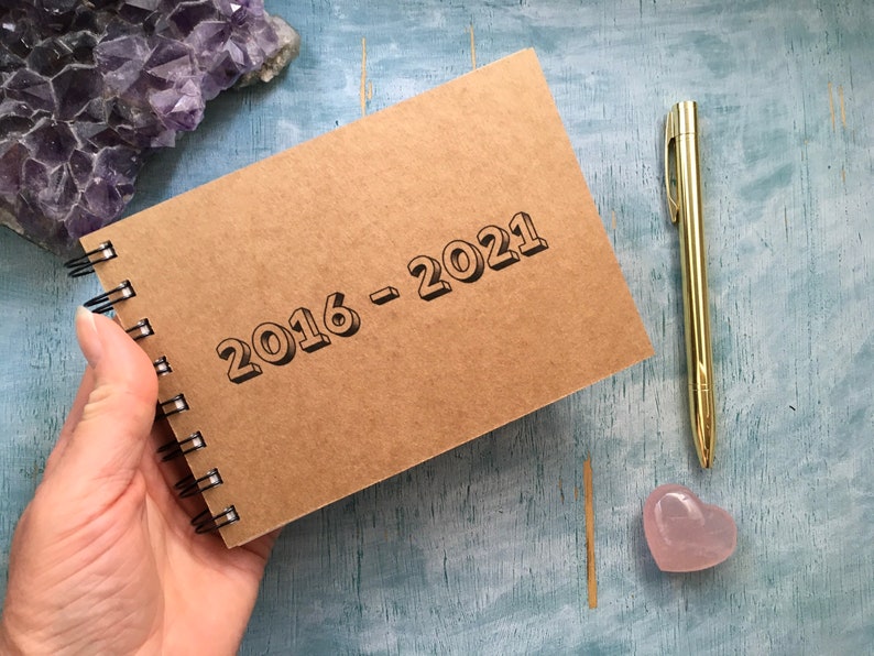 Personalised Mini leavers book, A6 blank kraft pocket custom notebook, small pocket sized autograph book for school leavers last day afbeelding 3