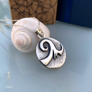 Collar de plata de ley con olas del océano hecho a mano