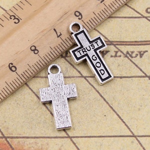 30 peças de pingentes de cruz com letra Trust God, 24 x 13 mm, ornamentos de prata antiga, acessórios para fazer joias, artesanato artesanal, material de base