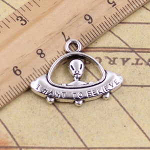 20pcs UFO saucerman charms pendant 23x30mm antique silver ornament accessories jewelry making DIY handmade craft base material