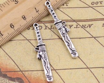 20 piezas La espada del dragón tallado dijes colgante 44x8mm accesorios de adorno de plata antigua fabricación de joyas base artesanal hecha a mano DIY