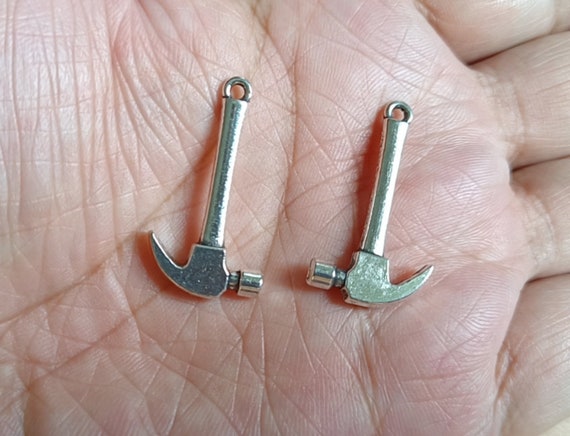 20pcs Hammer Charms Double Sided Tool Charms Antique Silver Tone 30x16mm cf0268 20pcs Hammer Charms Double Sided Tool Charms Antique Silver Tone 30x16mm cf0268