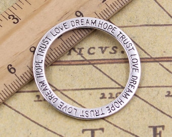 10 Stück Buchstabe Love Dream Hope Trust Ring Charms 35mm Antiksilber Ornament Zubehör Schmuckherstellung DIY handgemachtes Handwerk Basismaterial