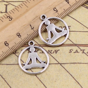 30 colgantes de yoga de 23 x 19 mm, adornos de plata antigua, accesorios para hacer joyas, material artesanal para manualidades.