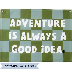 Abenteuer ist immer eine gute Idee - Wandbehang | Coole Kinder | Jungen Schlafzimmer Wandbehang | Kinderzimmer | Jungen Dekor kariert