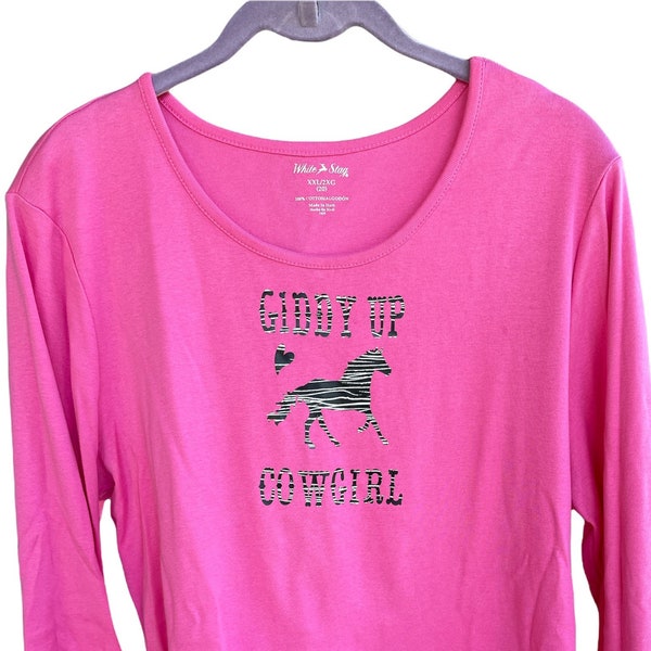 Horse top  vinyl graphic design  2X pink blouse  handmade refashioned gift