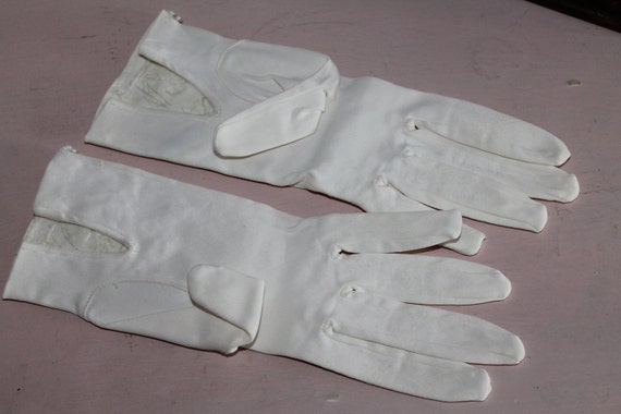 Vintage  Beaded Sequin  Pearl Gloves Youth Childs - image 3