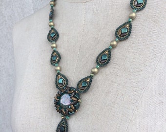 Green statemenet beaded necklace