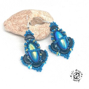 Elegant Crystal Dangle earrings in Black and Blue