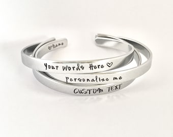 Bracelet manchette personnalisé, cadeau estampillé à la main pour elle, concevez votre propre bracelet personnalisé
