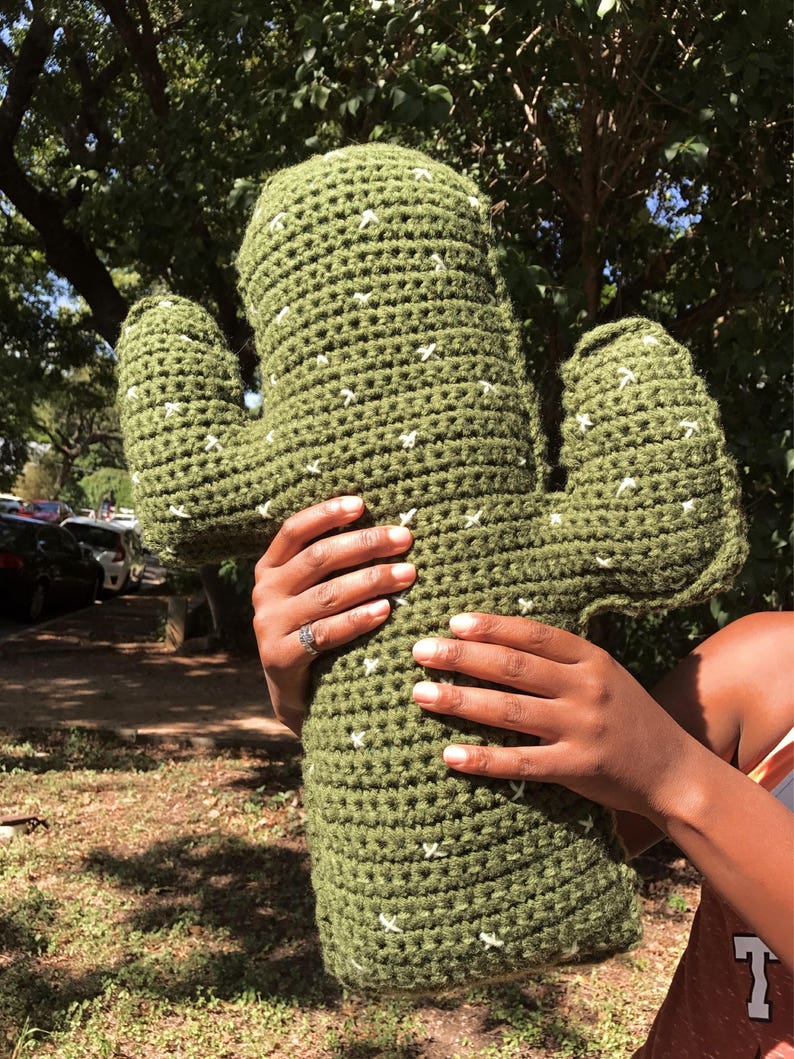 Crochet Saguaro Cactus Throw Pillow 画像 1