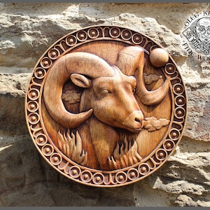 Baran Symbol zodiaku Tabliczka z drewna Horoskop Rzeźba z drewna Znak spersonalizowany Prezent ścienny Wisząca figurka Astrologia Duchowość Spersonalizowana sztuka ścienna