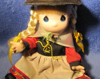 precious moments children of the world dolls