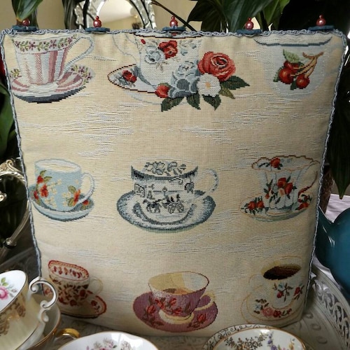 Tea Cup Tea Cosy, Tea Cosy with Cups, Tea Lovers Tea Cosy, High Tea Tea