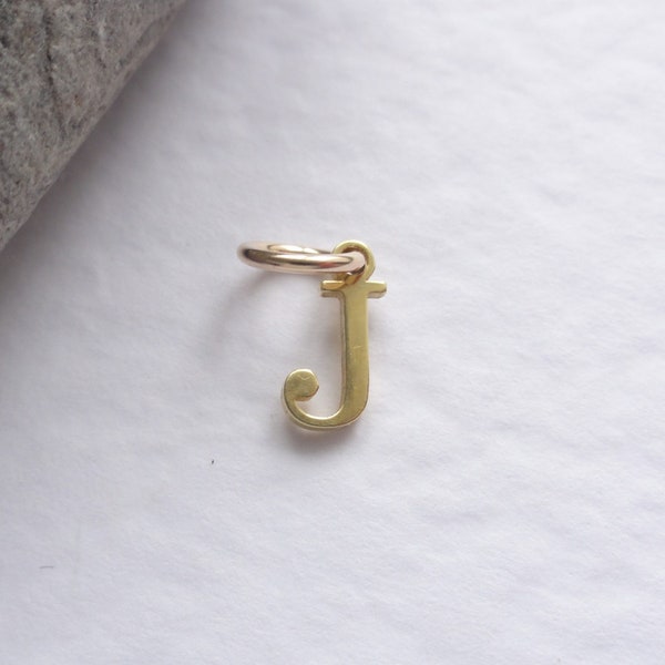 Breloque initiale dorée/petite ajout sur le collier de l'initiale//breloque lettre/breloques alphabet//pendentif initial//initiale en or vermeil