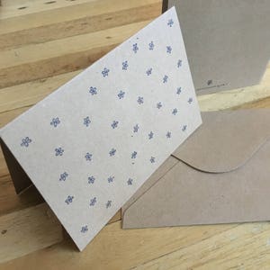 Gevouwen kaart 'bloemetjes' A6 (10x15 cm) met envelop