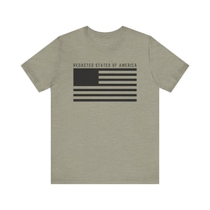 Redigierte Staaten von Amerika Flagge T-Shirt, Epstein Dateien Shirt, USA Flagge geschwärzt T-Shirt, minimalistische Politische Grafik Shirts, Unisex Protest T-Shirt Bild 12