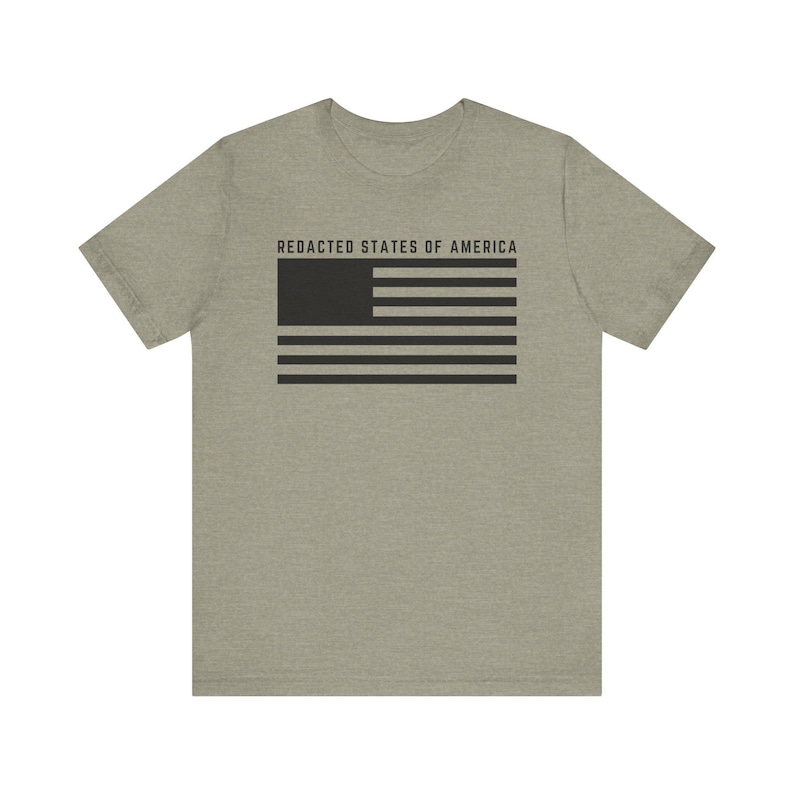 Redigierte Staaten von Amerika Flagge T-Shirt, Epstein Dateien Shirt, USA Flagge geschwärzt T-Shirt, minimalistische Politische Grafik Shirts, Unisex Protest T-Shirt Bild 12