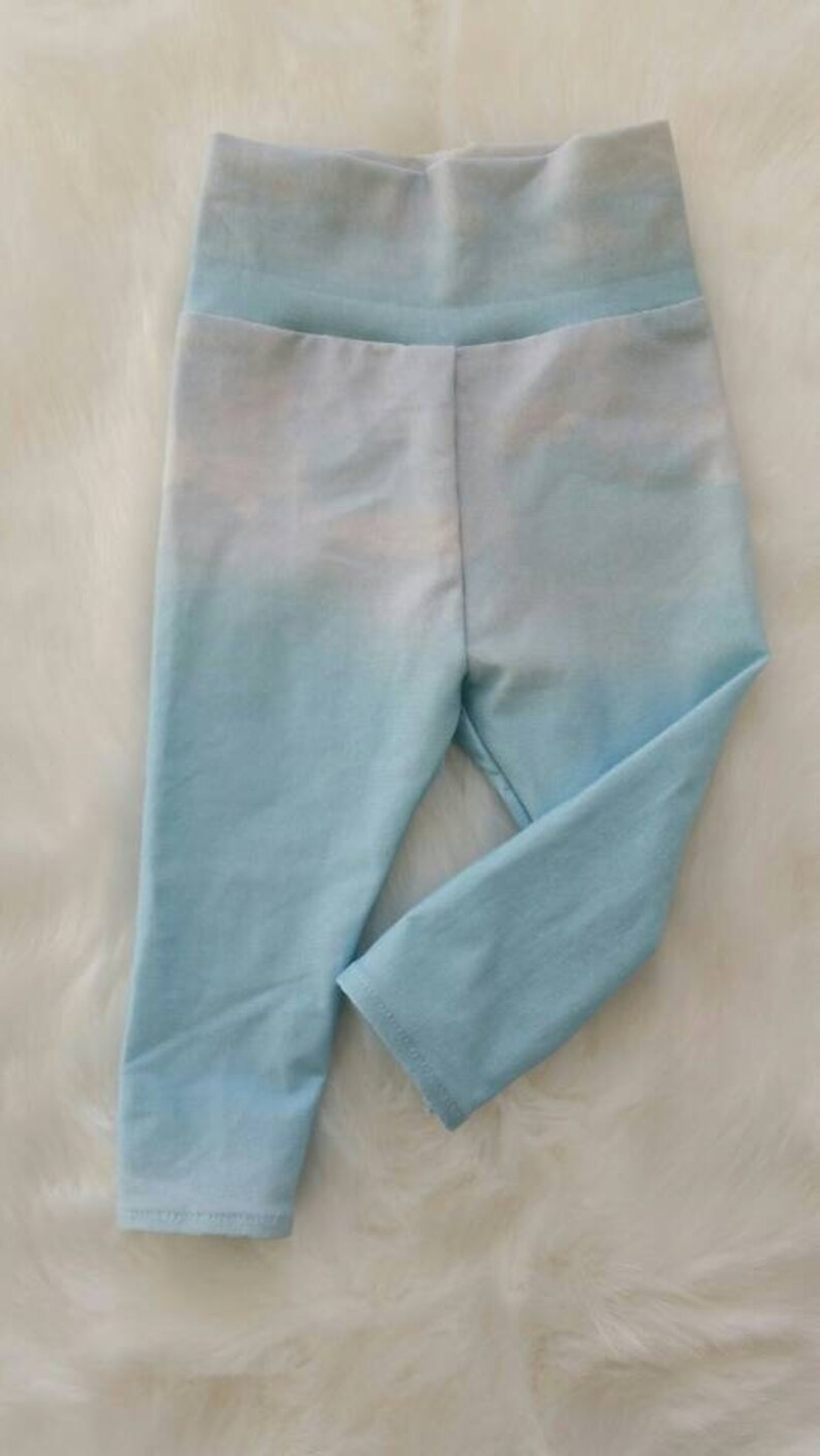 Light blue leggings, unisex, knit, 0-3 months, Australian handmade image 2