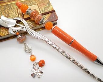 Parure stylo bille orange et marque page personnalisé , ensemble marque page et stylo , bookmark , signet métal , cadeau saint valentin